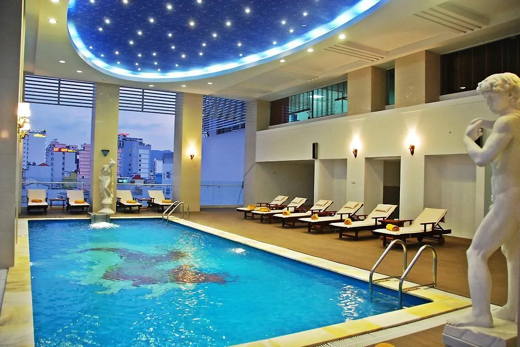 Green World Hotel Nha Trang 4*,